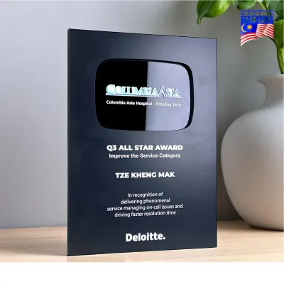 Innovative Design Acrylic Plaque 5238