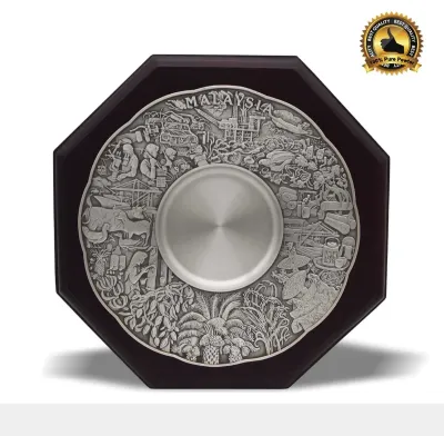 Wooden Plaque with Maju Motif Pewter Plate 7234