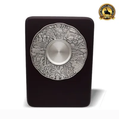 Wooden Plaque with Maju Motif Pewter Plate P-7613