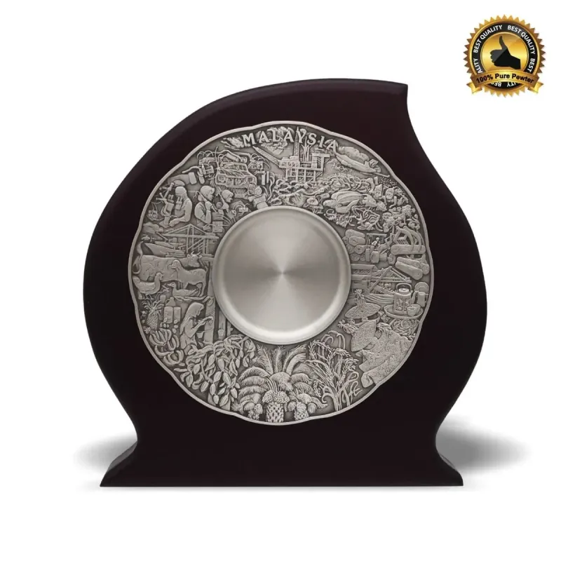 Wooden Plaque with Maju Motif Pewter Plate P-7607 pewter awards & gifts product image