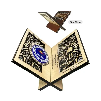 New Creative Design Wooden Plaque 7571