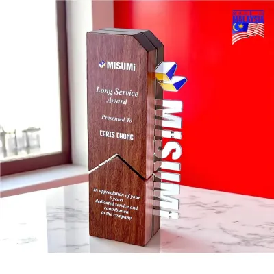 Premium Wood Trophy 7703