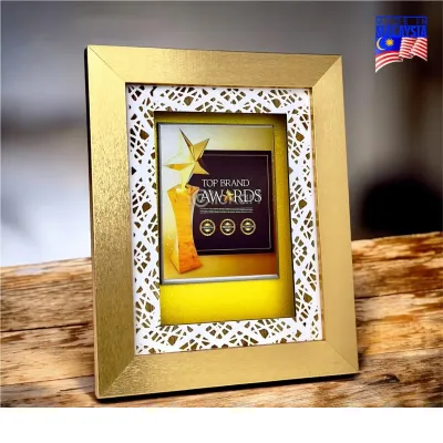 Premium Wooden Frame 7736